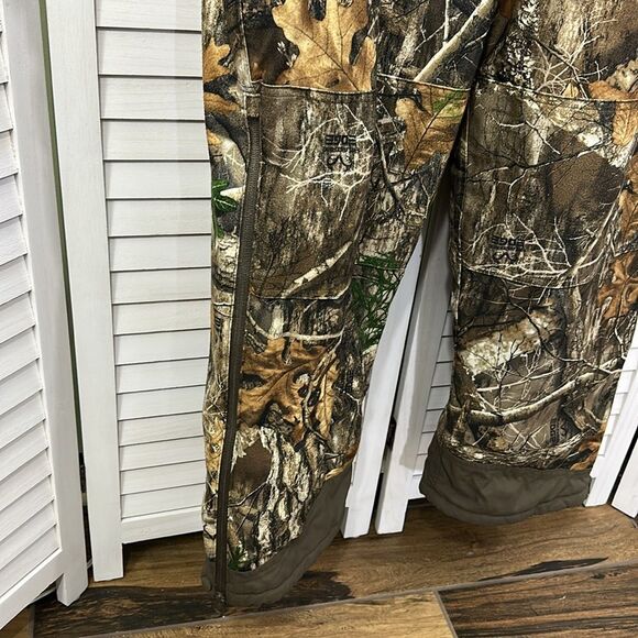 Realtree Edge Insulated Bibs Size XL - Picture 11 of 15